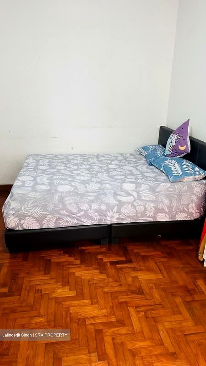 Melville Park (D18), Condominium #560433351